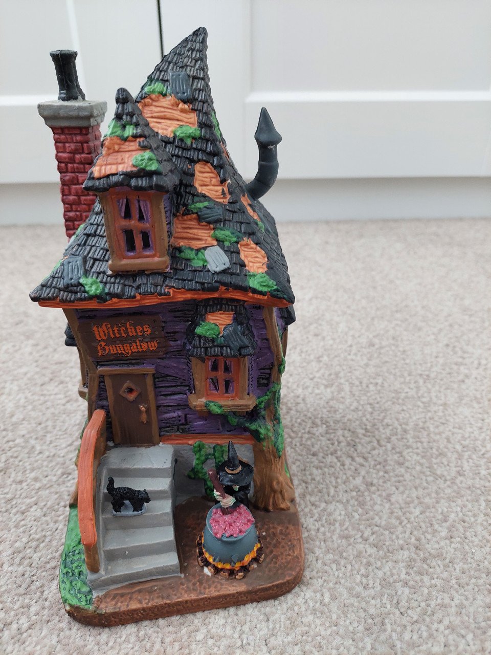 Lemax Witches bungalow