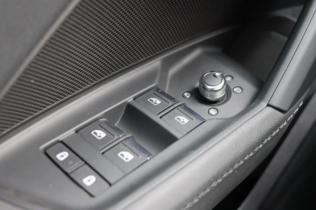 Audi A3 limousine 35 tfsi s-line edition 150pk s-tronic