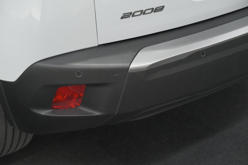 Peugeot 2008 puretech 100 allure | apple carplay | parkeersensoren | climat