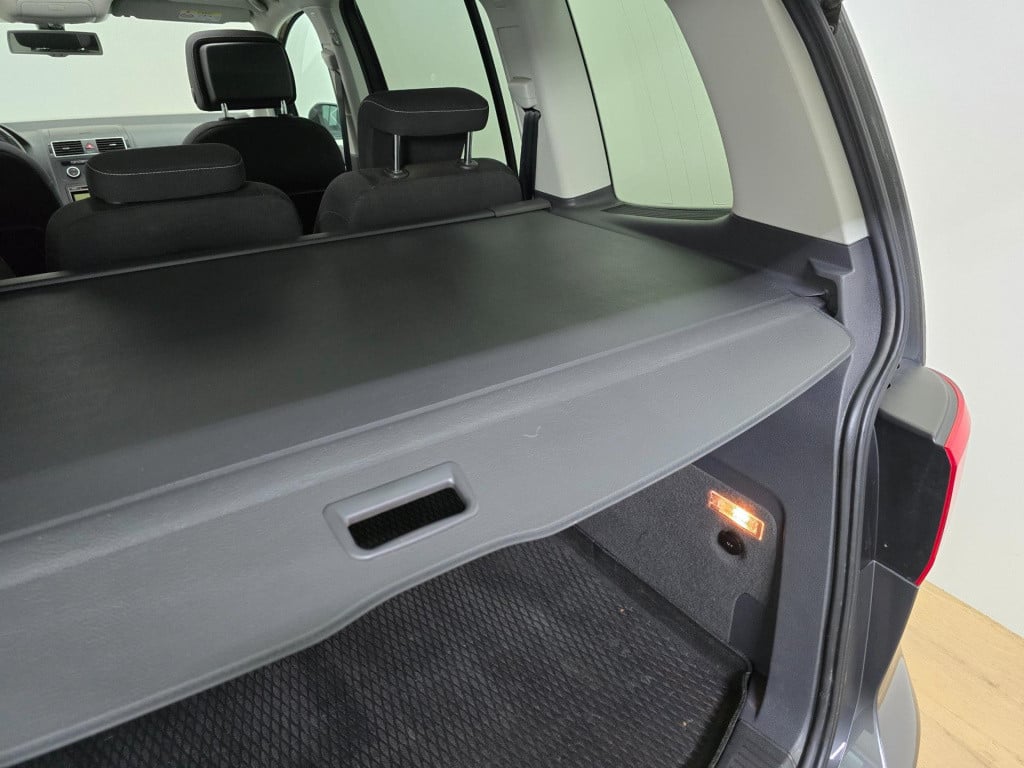Volkswagen Touran occasion 1.4 tsi 5 persoons met panoramadak en grote koff