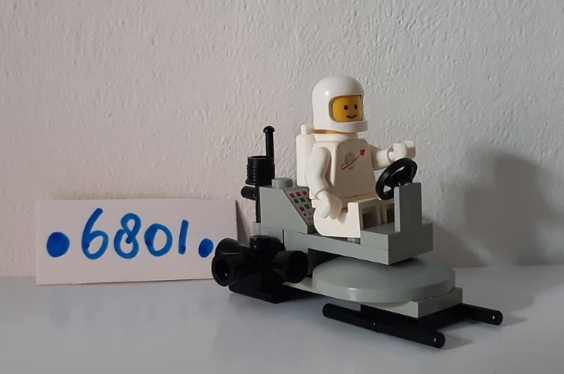 Lego Classic Space 6801: Space Scooter met astronaut