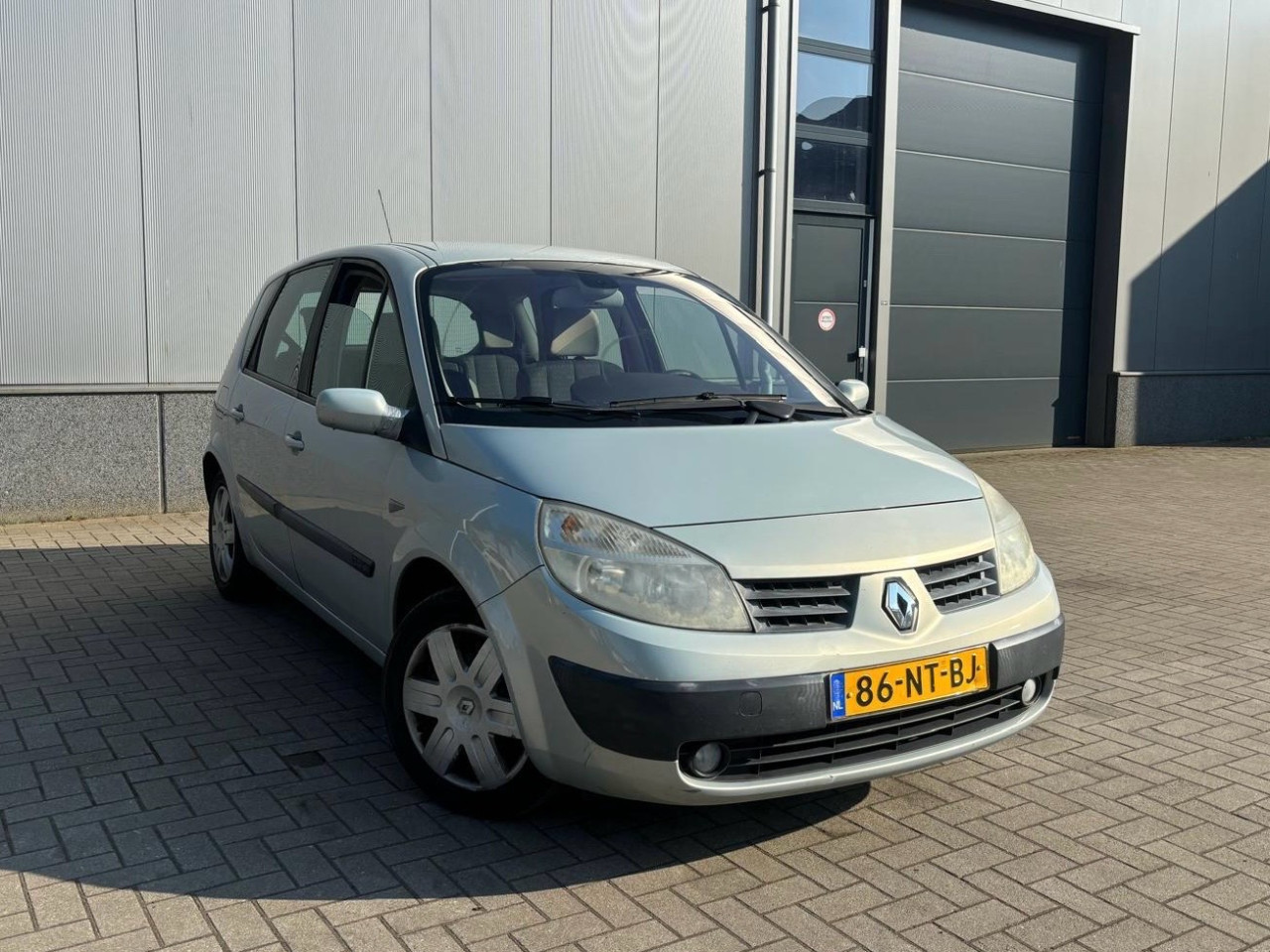 Renault Scenic 2.0-16V Dynamique Comfort