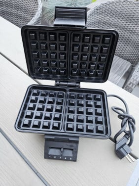 Nog nieuw Wafelijzer van massief RVS - Belgische wafelvorm....
