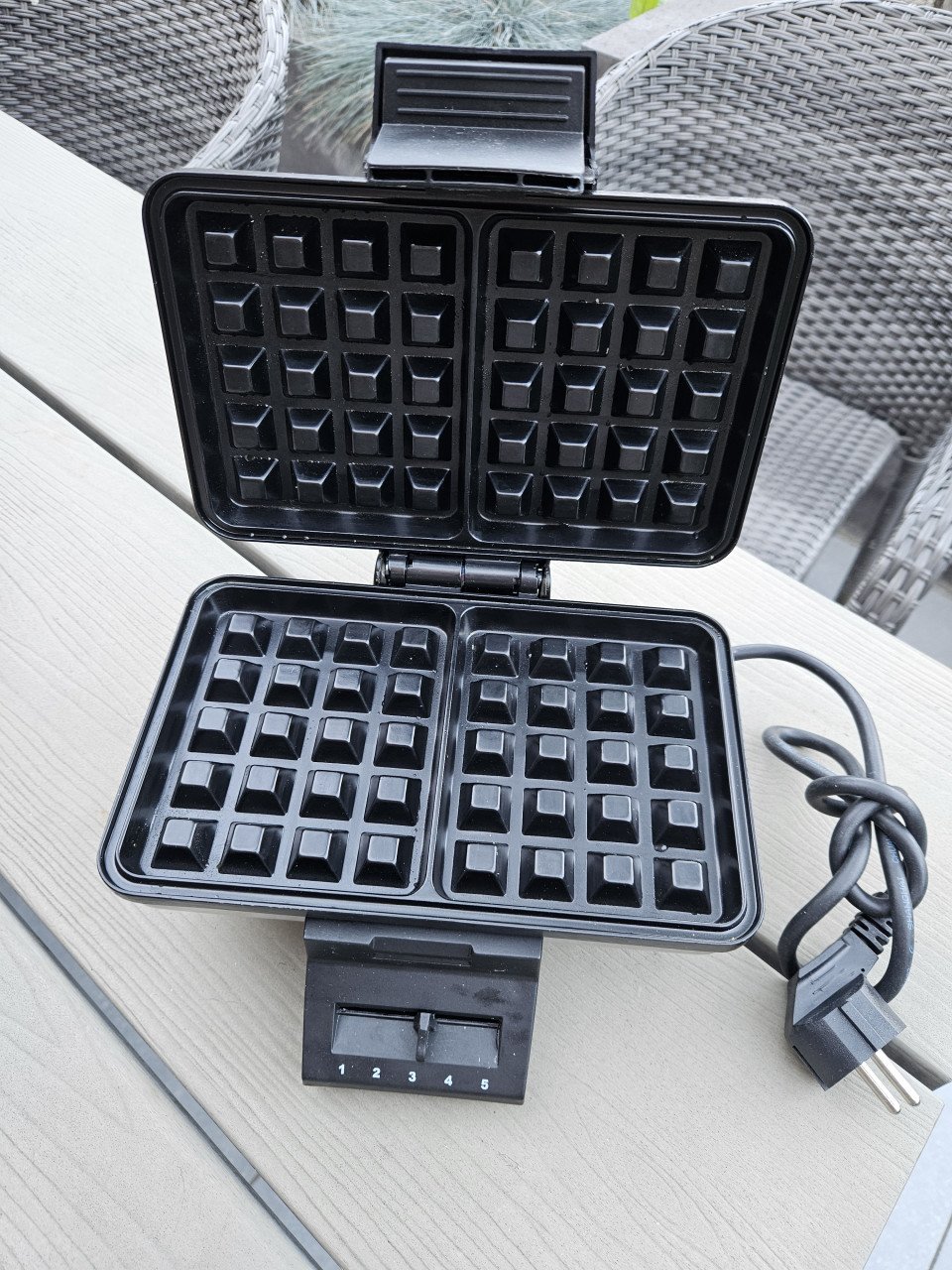 Nog nieuw Wafelijzer van massief RVS - Belgische wafelvorm....