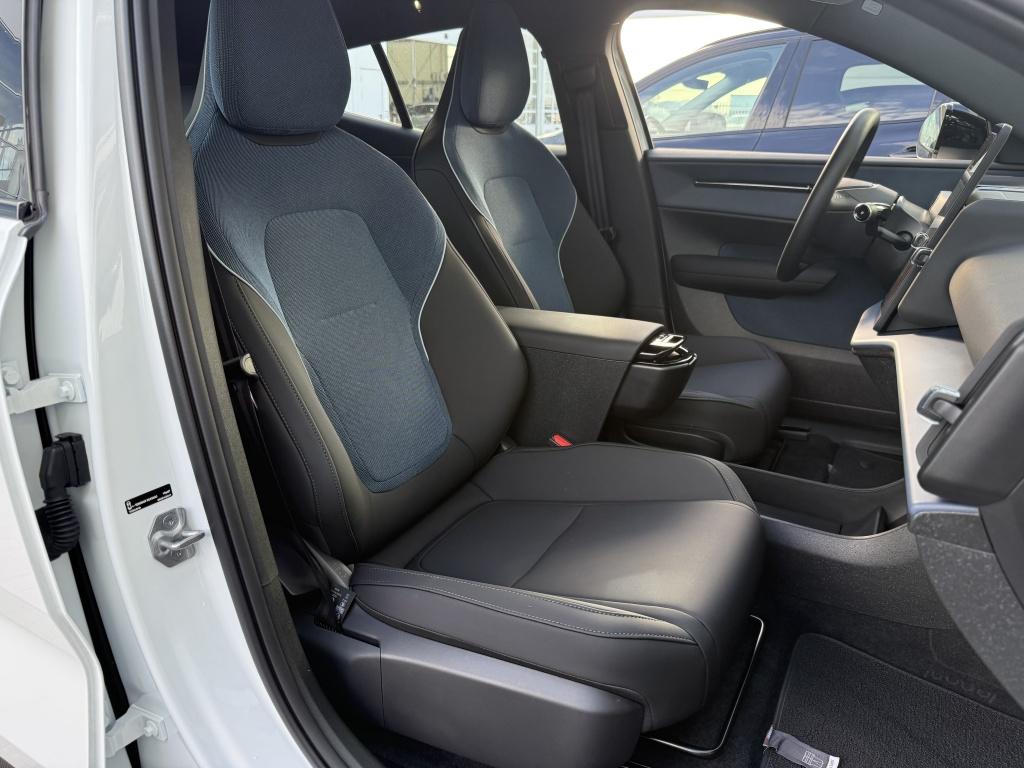 Volvo Ex30 extended plus 272pk/69kwh| adap.cruise| h&k sound| camera