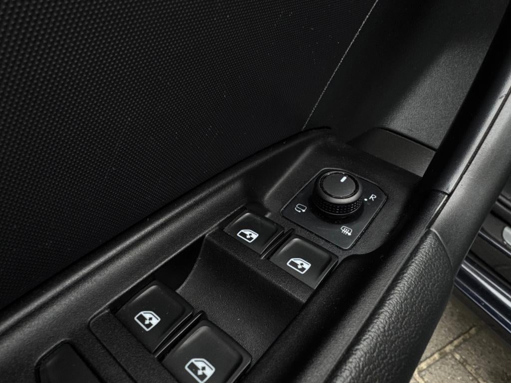 Audi A1 Sportback 35 tfsi 1.5 * 150pk! * navigatie * cruise control *stoelv