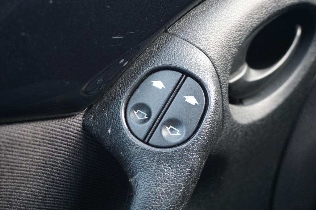 Ford KA 1.3 cool & sound airco / elektr. ramen / nap