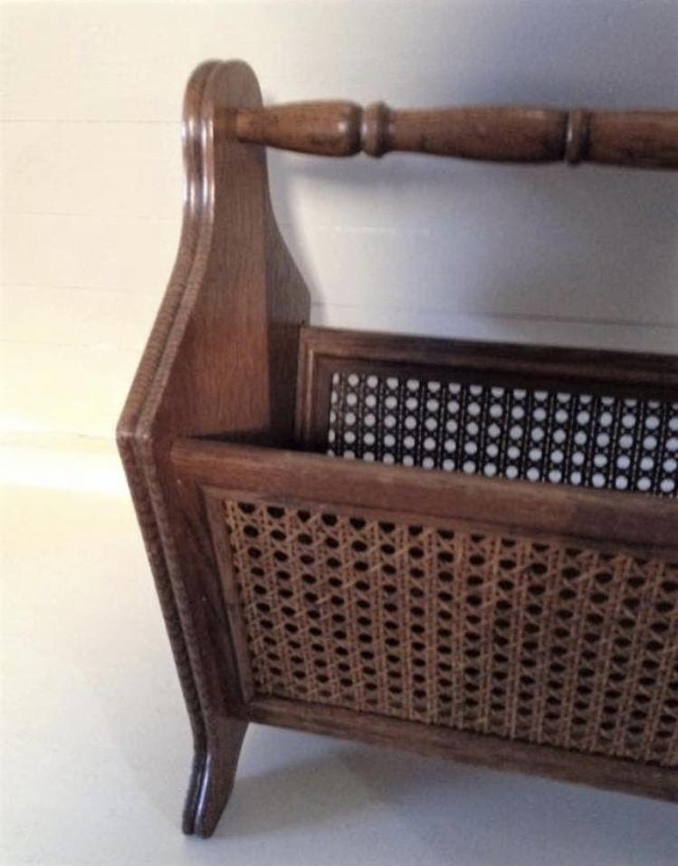 Mooie brocante vintage lectuur/ krantenbak