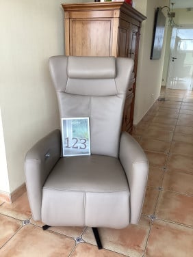 Nieuwstaat!Elektrische luxe Sta-op relax/liftfunctie model Endine