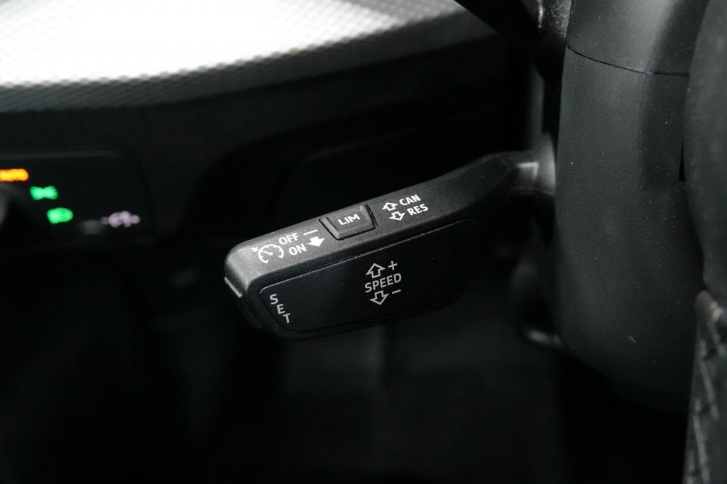 Audi Q2 35 tfsi | camera | pdc | keyless | led |