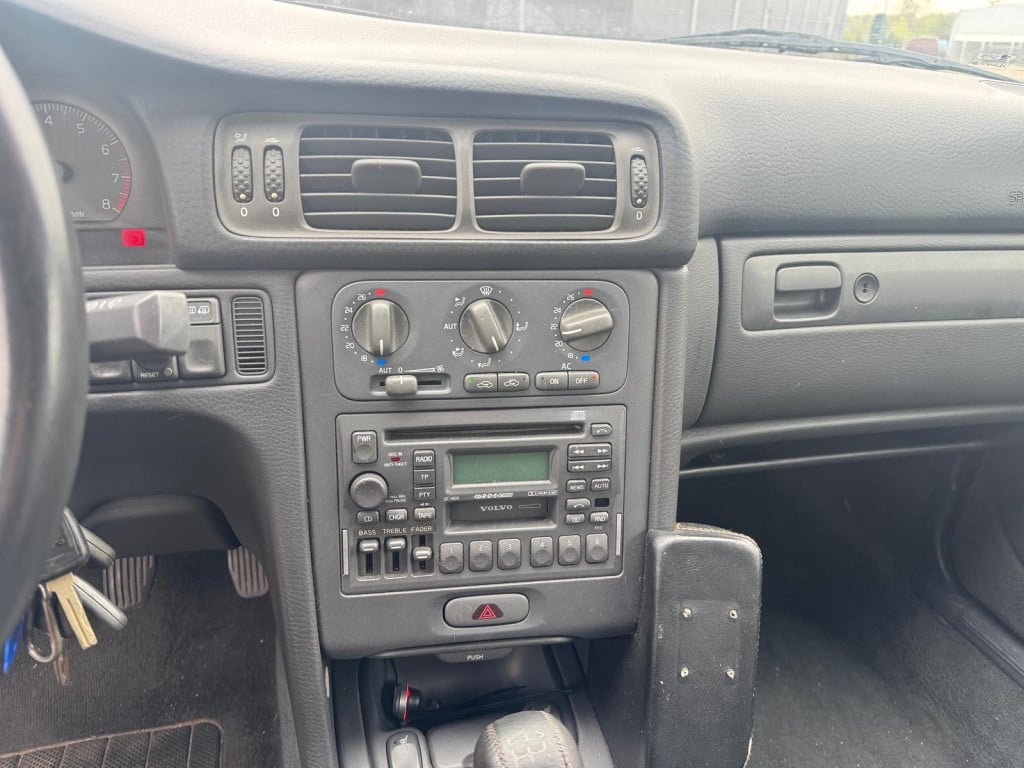 Volvo C70 convertible 2.0 t/inruilkoopje/dak werkt niet!/handel/hobby