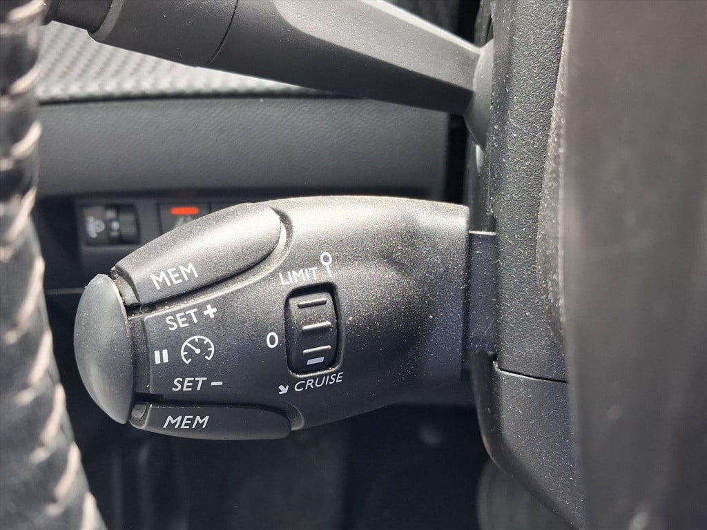 Peugeot 208 ev 50kwh 136pk 3-fase allure pack navigatie | apple carplay & a