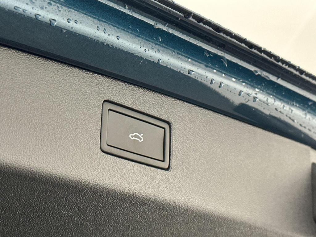 Volkswagen Tiguan r-line edition 1.5 ehybrid 200 kw / 272 pk suv 6 v