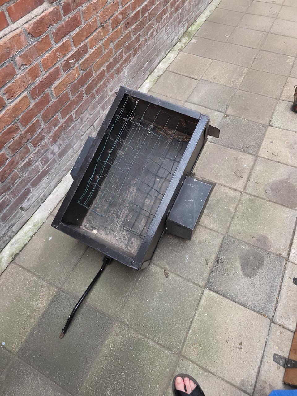 Mammoet skelter met karretje