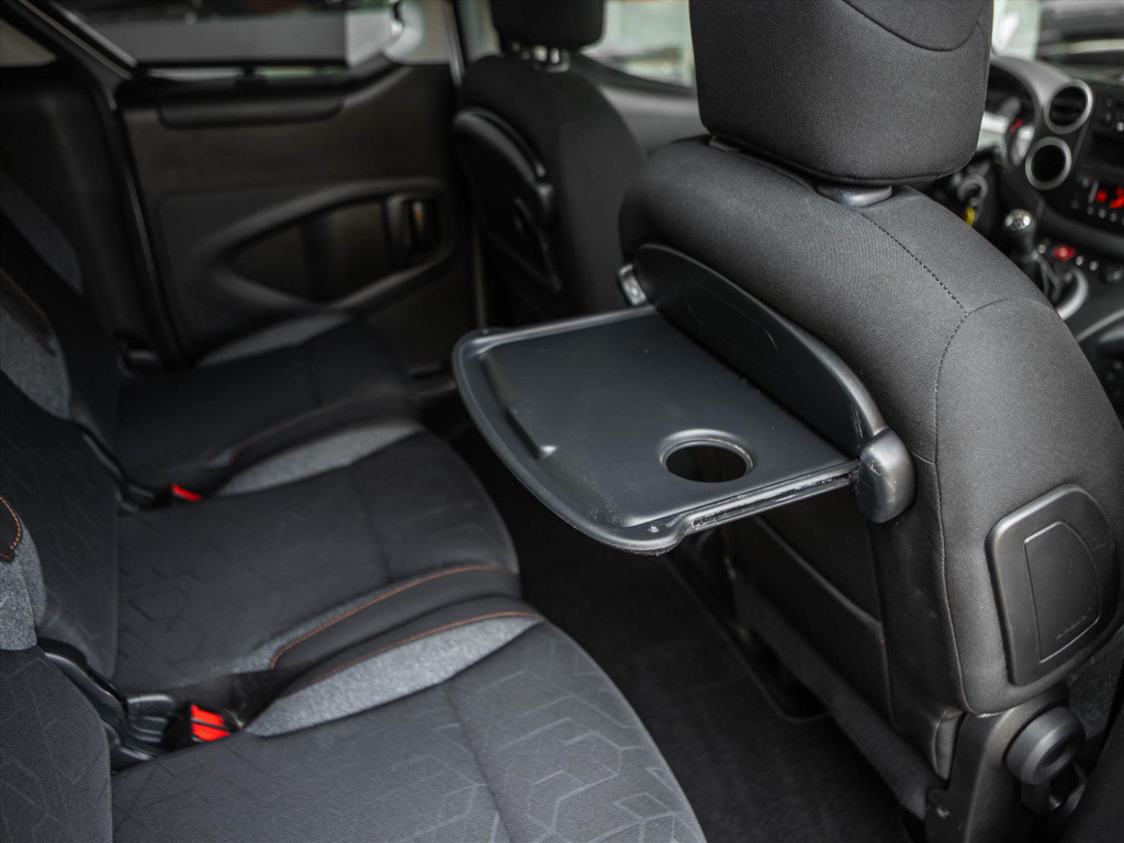 Peugeot Partner 1.2 puretech 110pk | airco | zonnepaneel | cruise control |