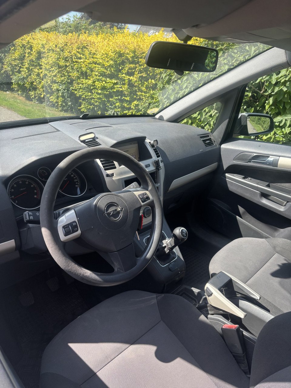 Opel Zafira met apk!