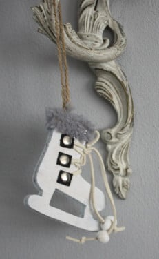 Houten schaats hanger