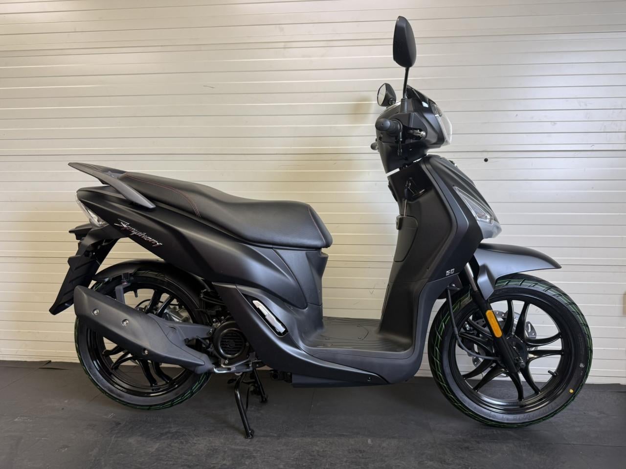SYM Symphony – Woon-Werk Scooter – Grote Wielen – €2.499,-