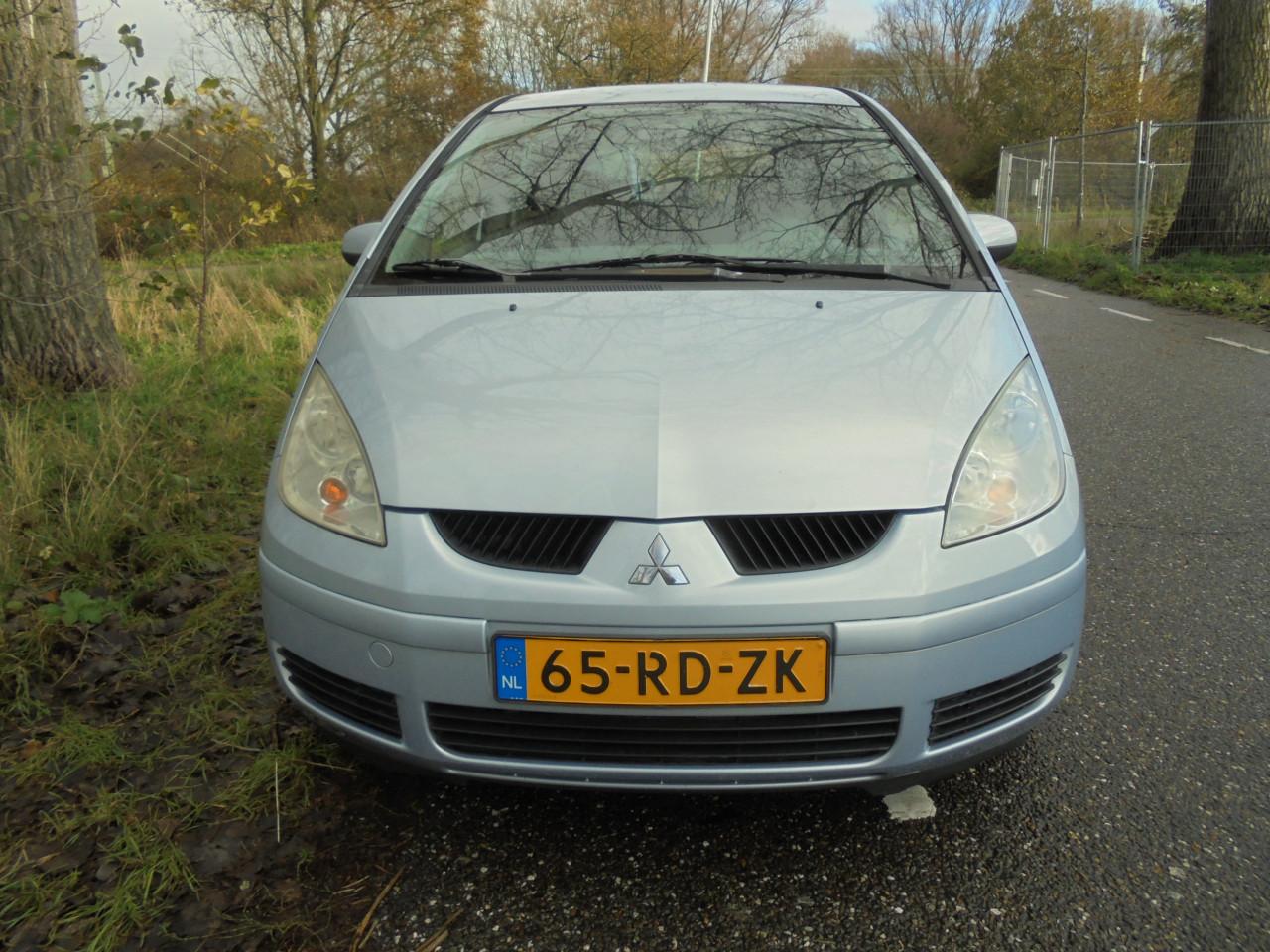Mitsubishi Colt 1.3 nette zuinige auto ,aflevering met nieuwe Apk