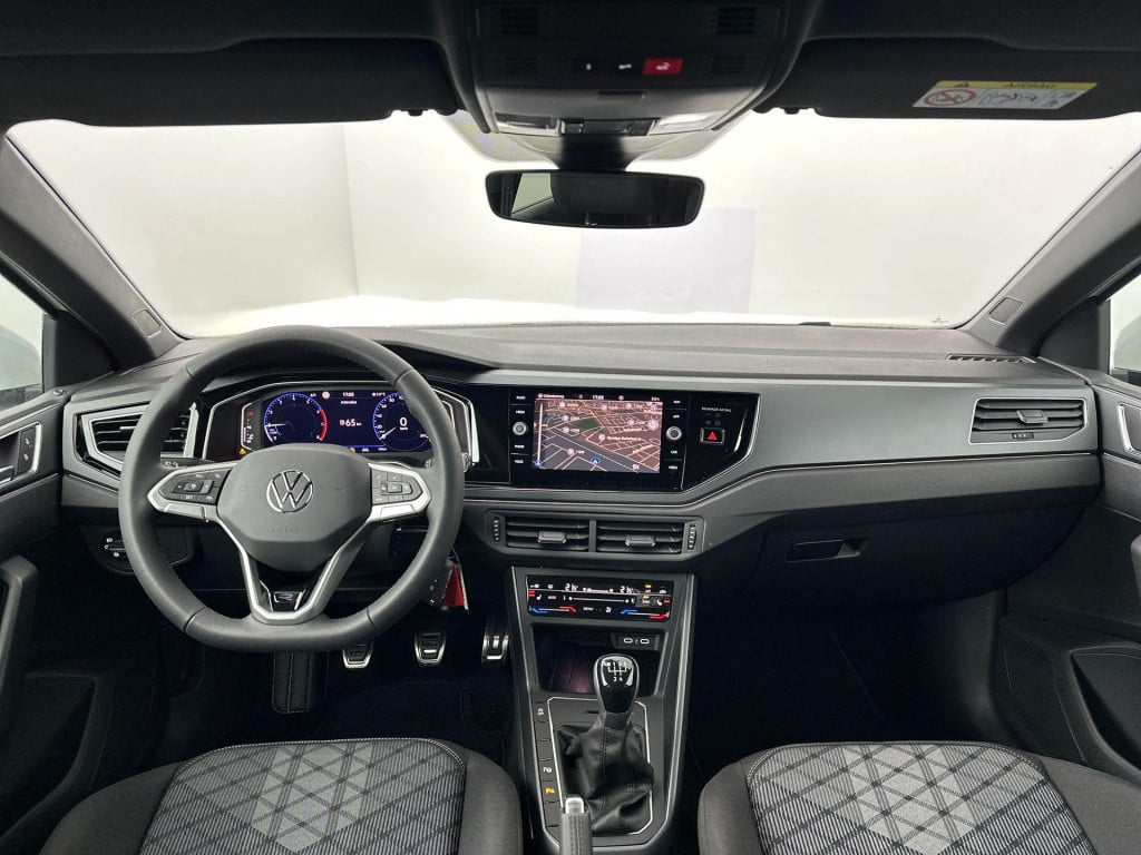 Volkswagen Polo r-line-edition 1.0 70 kw / 95 pk tsi hatchback 5 v