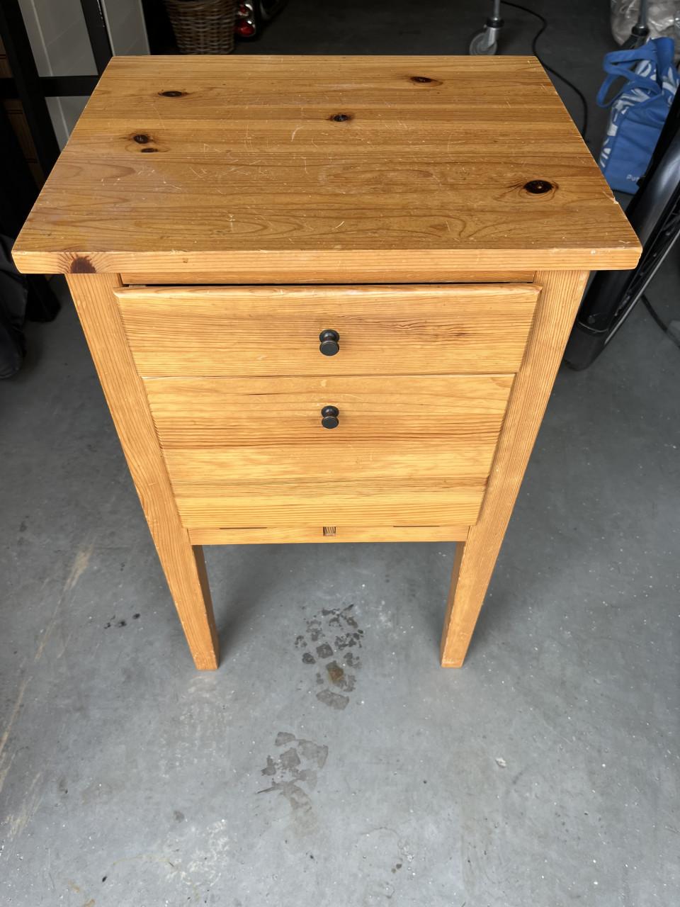 Houten Nachtkastje met 2 lades