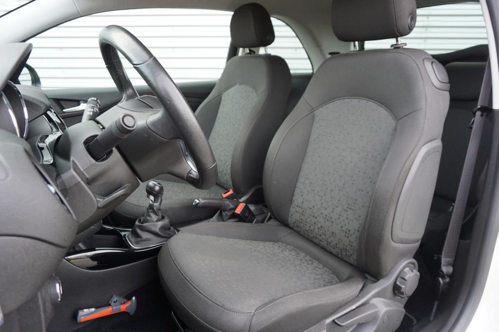 Opel Adam 1.0 turbo blitz airco / navi / cruise / stoel + stuurverw. / elek