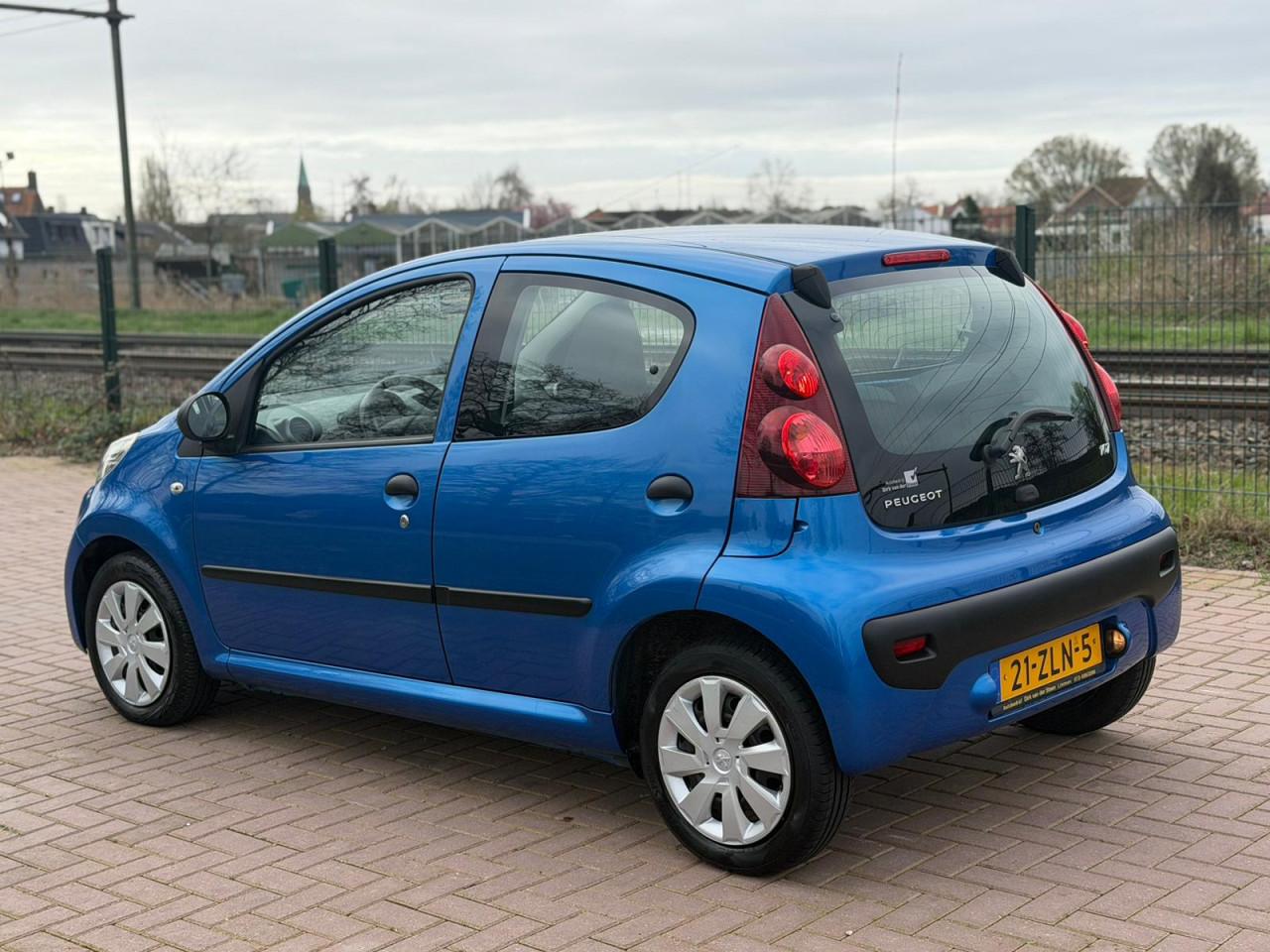 Peugeot 107 1.0 Access  uit 2013 5-Deurs met AIRCO | NETTE AUTO | APK 03/27