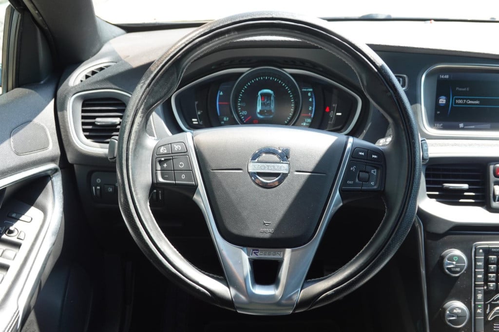 Volvo V40 1.6 t3 r-design