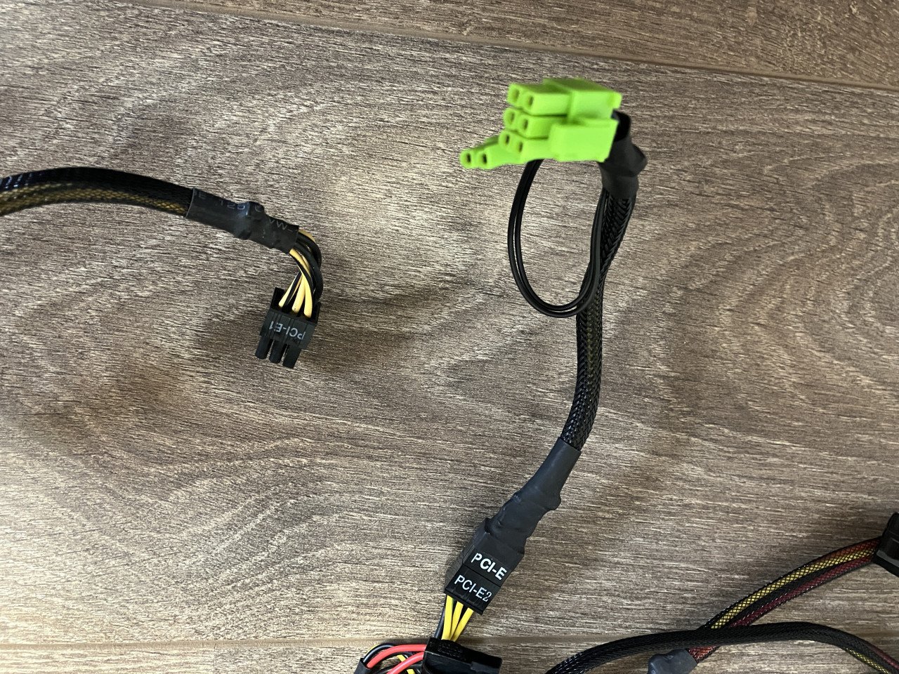 Zalman ZM600-HP voeding