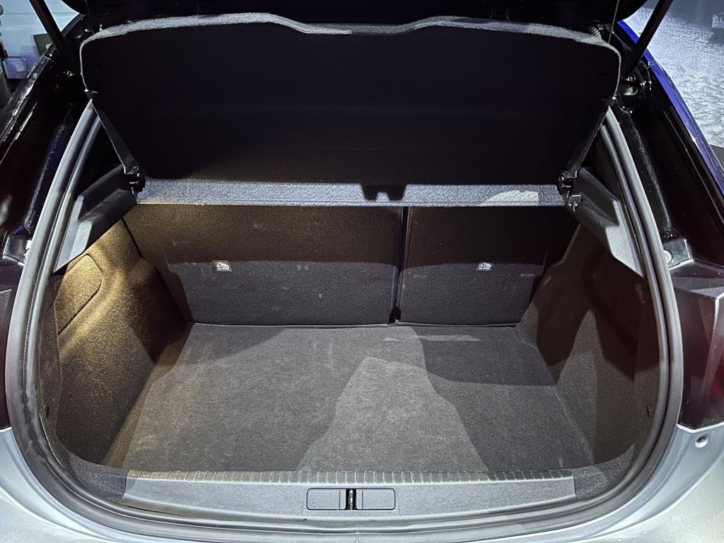 Opel Corsa 1.2 turbo gs *carplay*camera*led*