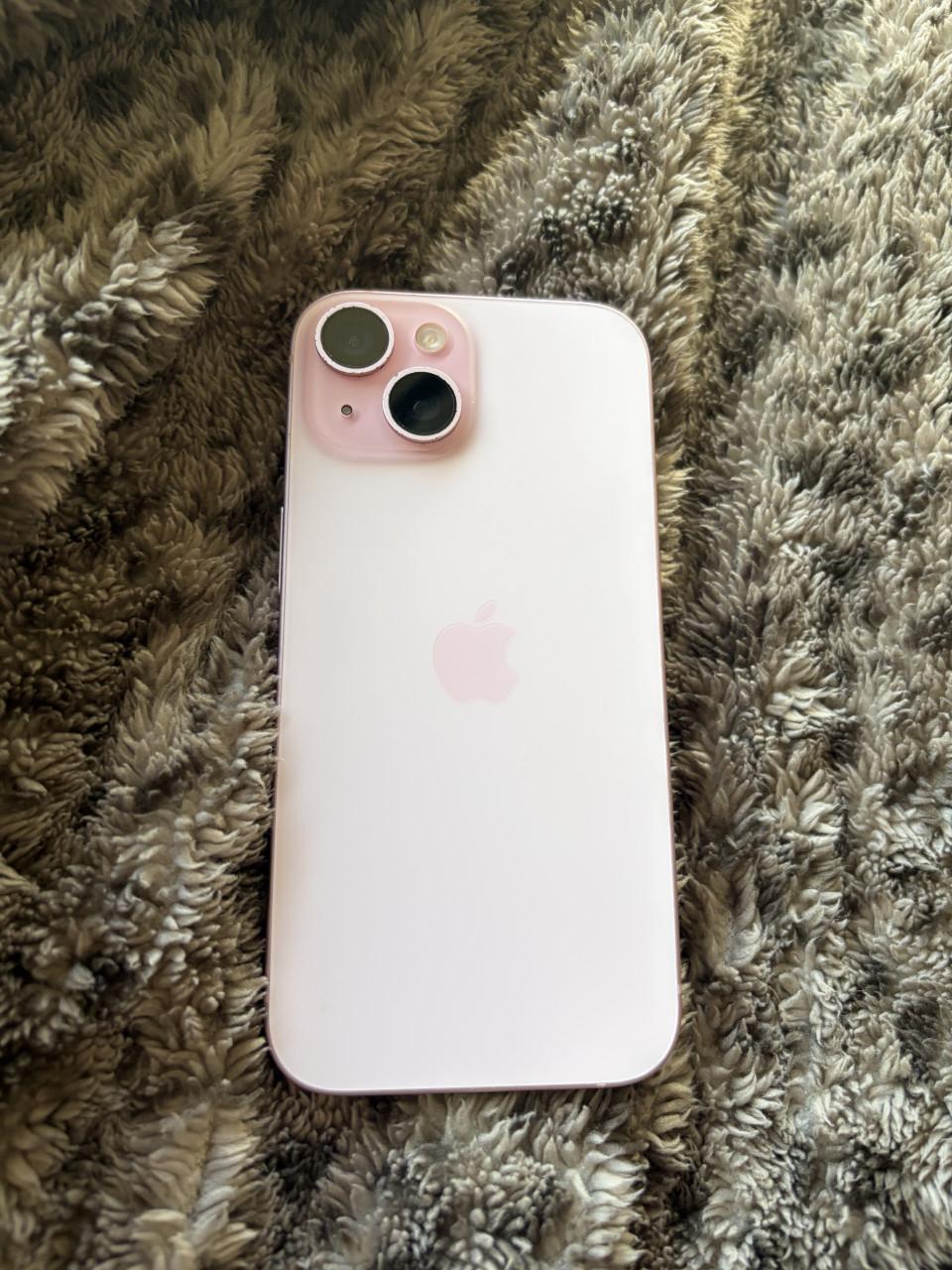 Iphone 15 roze
