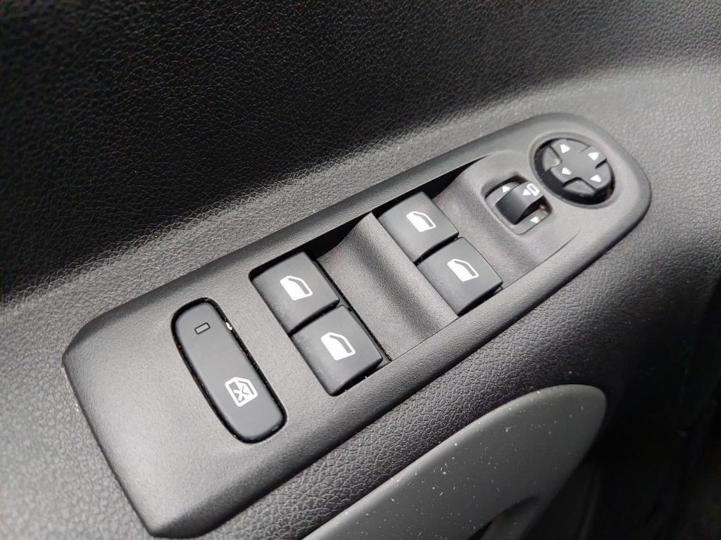 Citroen Berlingo mpv 110 shine nav/clim/cam