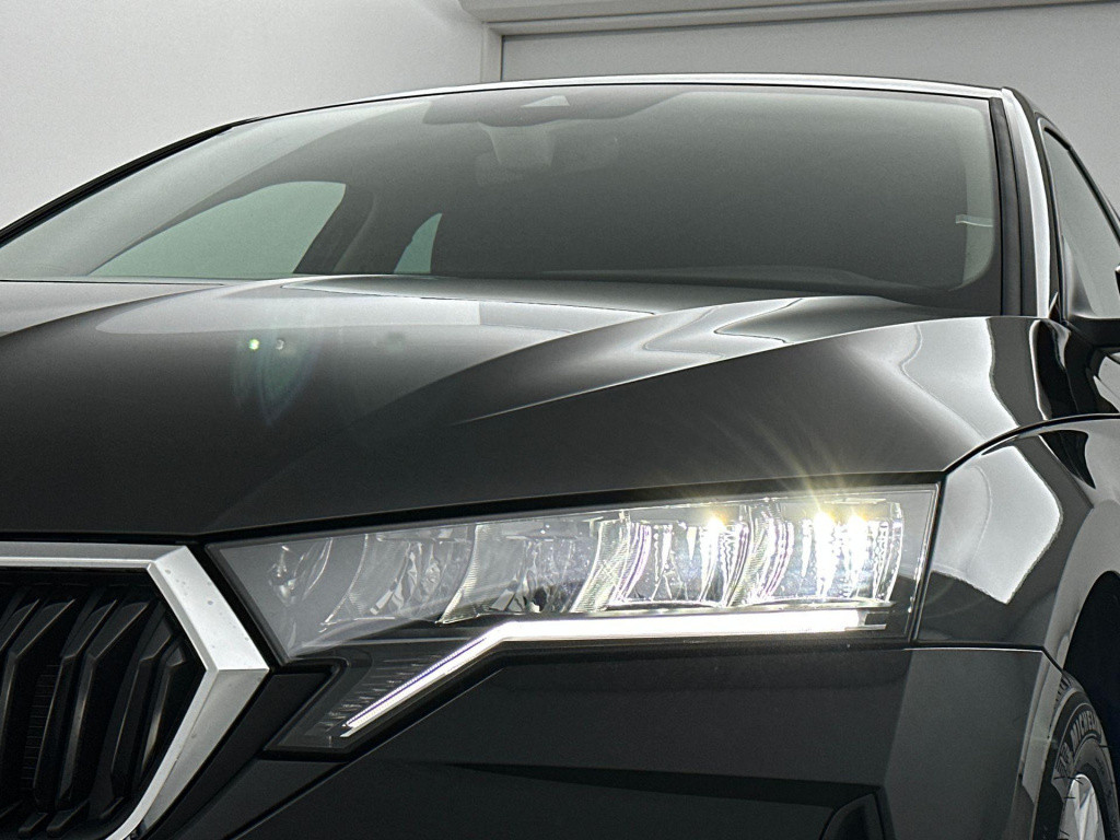 Skoda Octavia first edition 1.5 tsi m-hev 85 kw / 115 pk hatchba