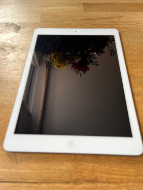 2 iPads - iPad air 16gb + iPad mini 2 32gb
