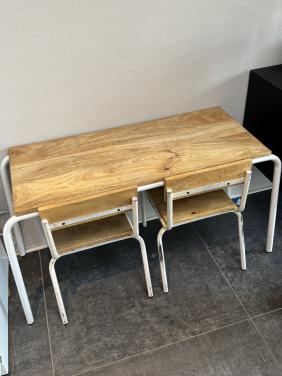 Kindertafel en 2 stoeltjes KidsDepot