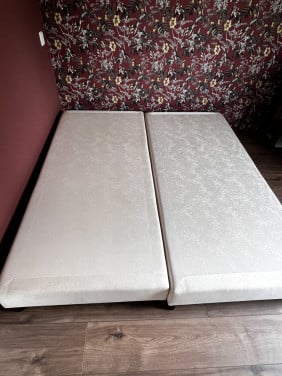 Tweepersoons Auping bed. Of twee enkele.