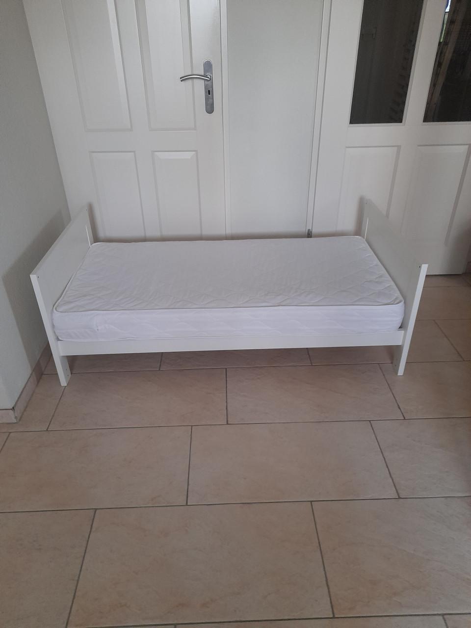 Meegroeibed 140 x 70  van ledikantje naar peuterbed (z.g.a.n.)