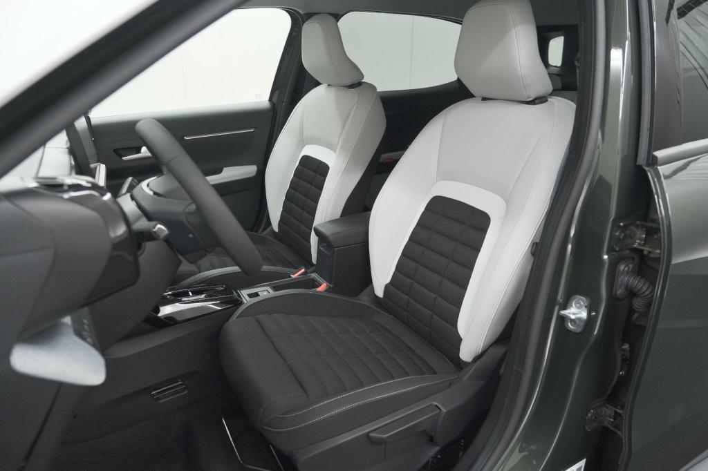 Citroen C3 Aircross 1.2 hybrid 145pk max | camera | dodehoekdetectie | navi