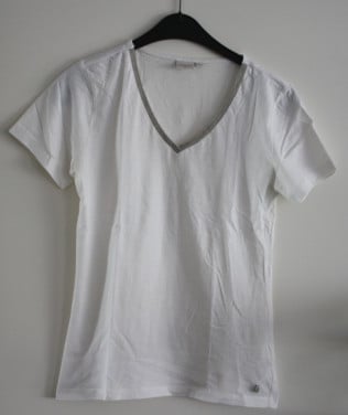 Wit shirt met detals rond de hals maat xs