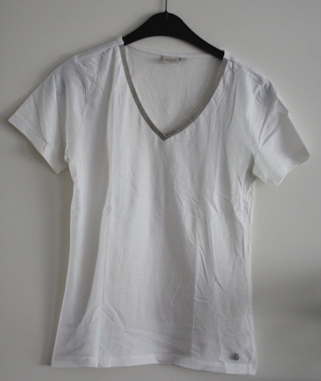 Wit shirt met detals rond de hals maat xs