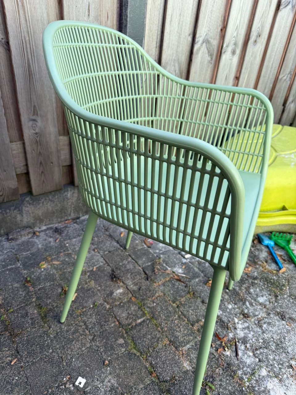 Vier mooie tuinstoelen