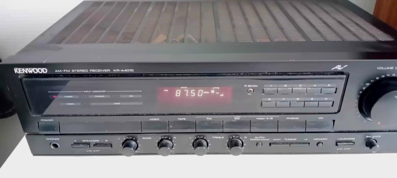 Kenwood versterker. KR A4010