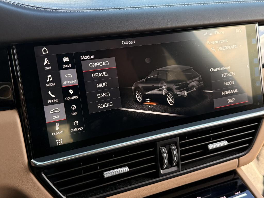 Porsche Cayenne 3.0 | sportdesign | pano | sportchrono | luchtvering | acc 
