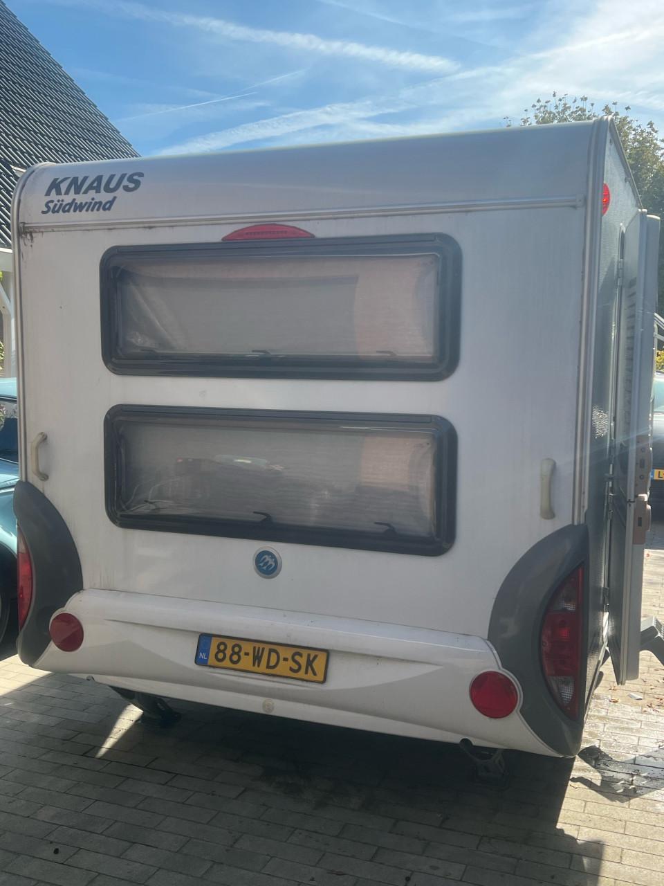 6-persoons knaus Südwind caravan met stapelbed
