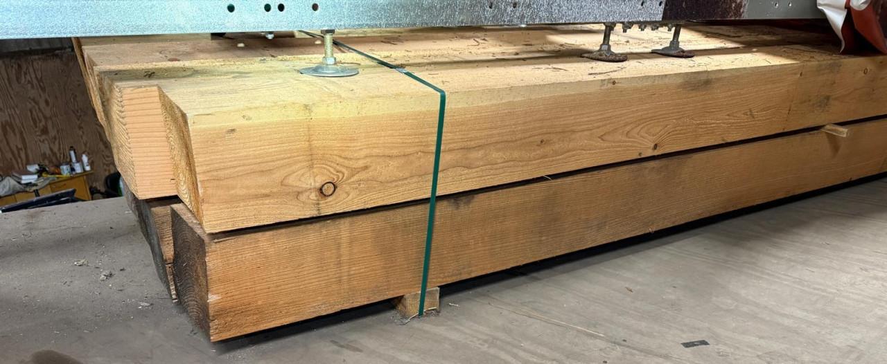 Douglas balken 200x200 , 5meter, 10 stuks €1200