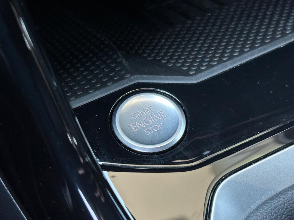 Volkswagen T-roc 1.5 tsi 150pk dsg r-line | black style | camera | keyless 