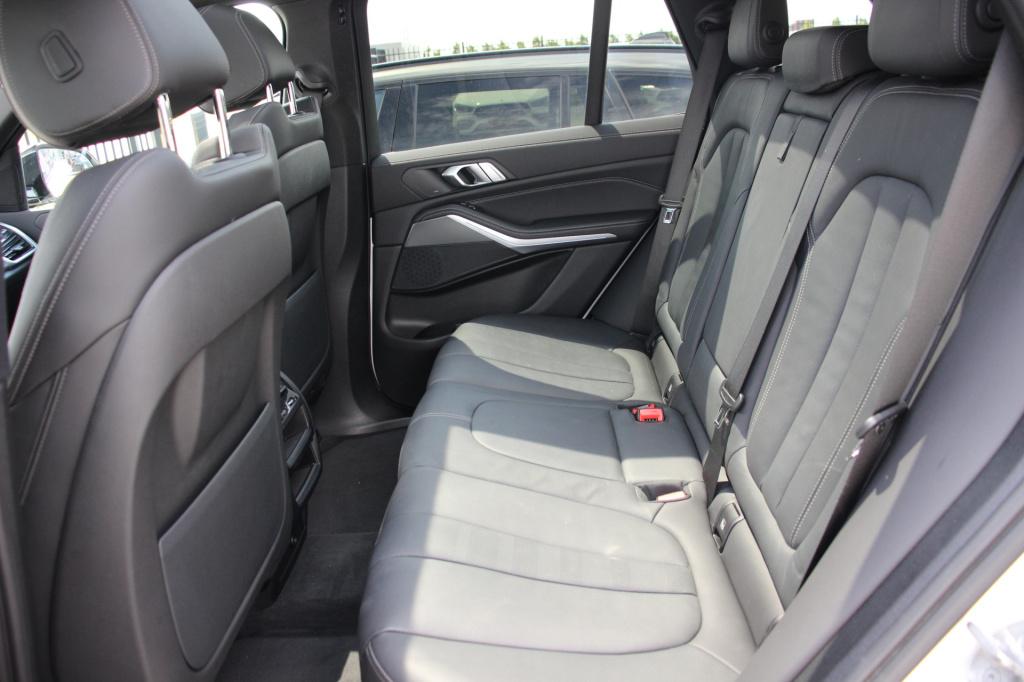 BMW X5 xdrive45e high executive | m pakket | pano | luchtvering | trekhaak 