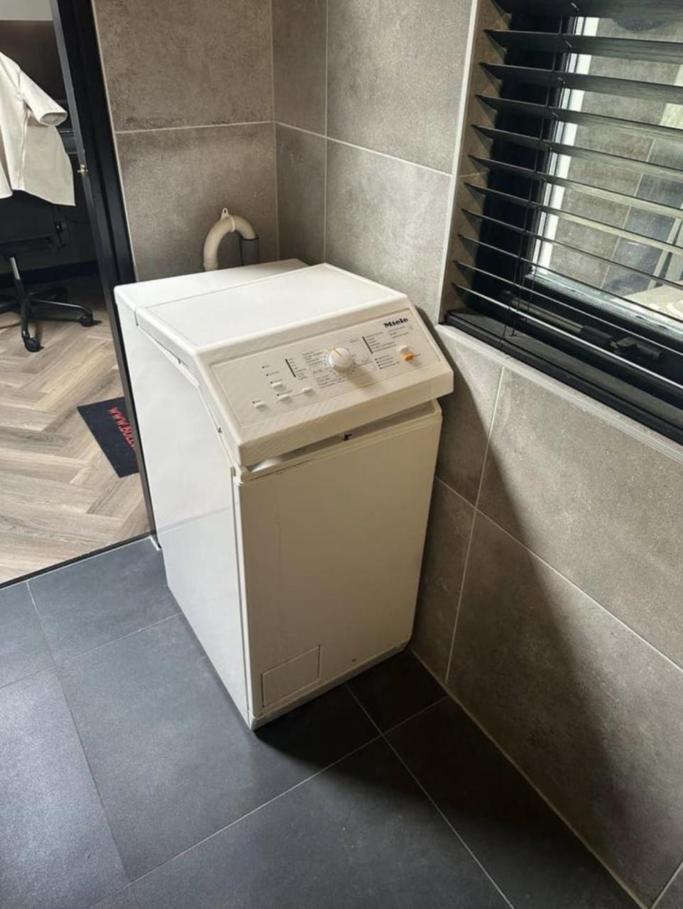 Miele bovenlader wasmachine schoon en werkt uitstekend