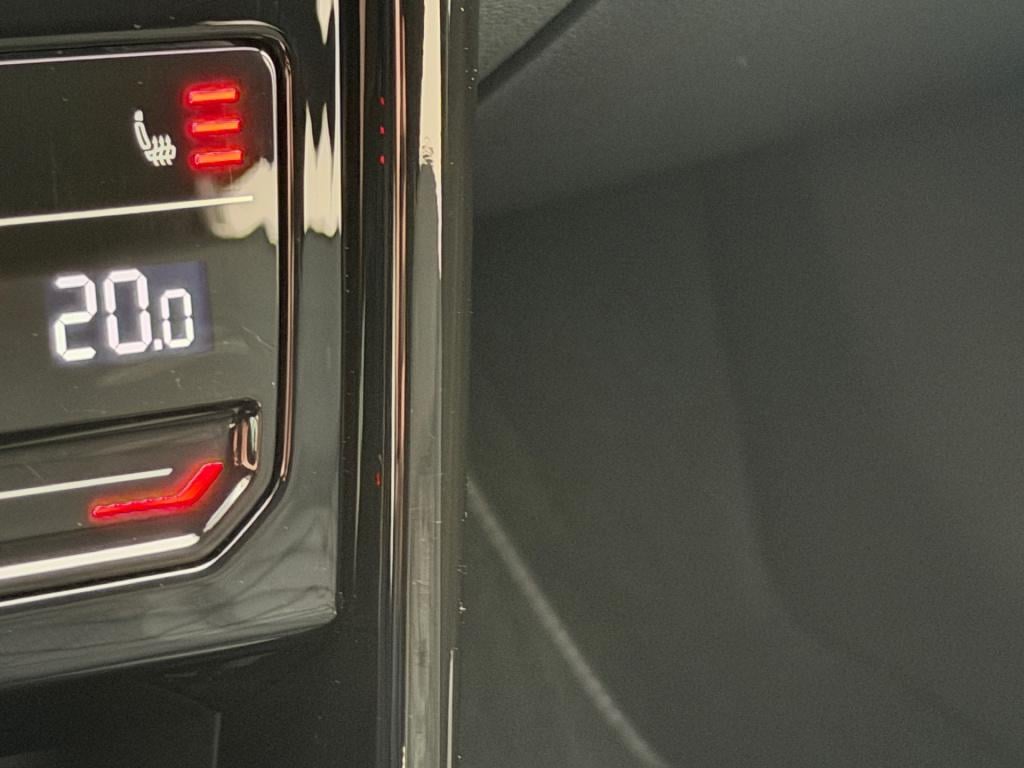 Volkswagen T-roc 1.5 tsi 150pk dsg r-line | camera | keyless | elek. achter