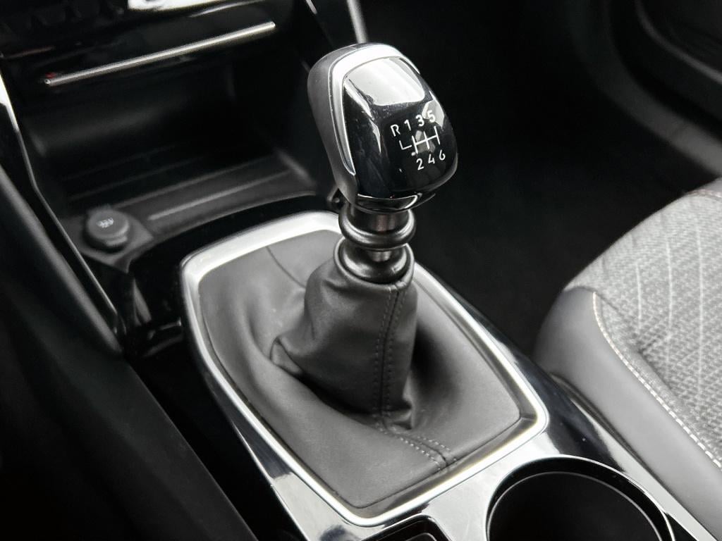 Peugeot 2008 100 pk allure | rijklaar | parkeersensoren rondom | apple carp